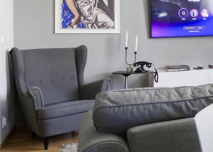 Centrum Apartment Old Town Warsaw Stare Miasto Historyczna Kamienica Umiejscowiona W Zabytkowej Czesci Warszawy Obok Parku Multimedialnego I Barbakanu Parking 24H Sniadanie Opcjonaln Breakfast Optional Check In From 14 Pm Parter Ground Floor