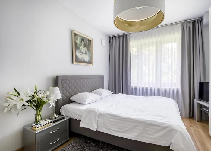 Centrum Apartment Old Town Warsaw Stare Miasto Historyczna Kamienica Umiejscowiona W Zabytkowej Czesci Warszawy Obok Parku Multimedialnego I Barbakanu Parking 24H Sniadanie Opcjonaln Breakfast Optional Check In From 14 Pm Parter Ground Floor