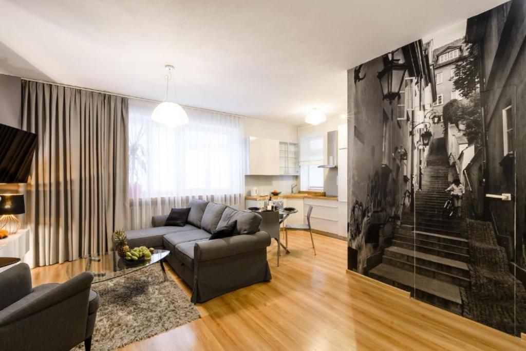 Apartmán Centrum Old Town Stare Historyczna Kamienica Umiejscowiona W Zabytkowej Czesci Warszawy Obok Parku Multimedialnego I Barbakanu Parking 24h Sniadanie Opcjonaln Breakfast Optional Check In From 14 Pm Parter Ground Floor