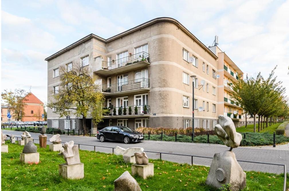 Centrum Old Town Stare Historyczna Kamienica Umiejscowiona W Zabytkowej Czesci Warszawy Obok Parku Multimedialnego I Barbakanu Parking 24h Sniadanie Opcjonaln Breakfast Optional Check In From 14 Pm Parter Ground Floor Apartmán *