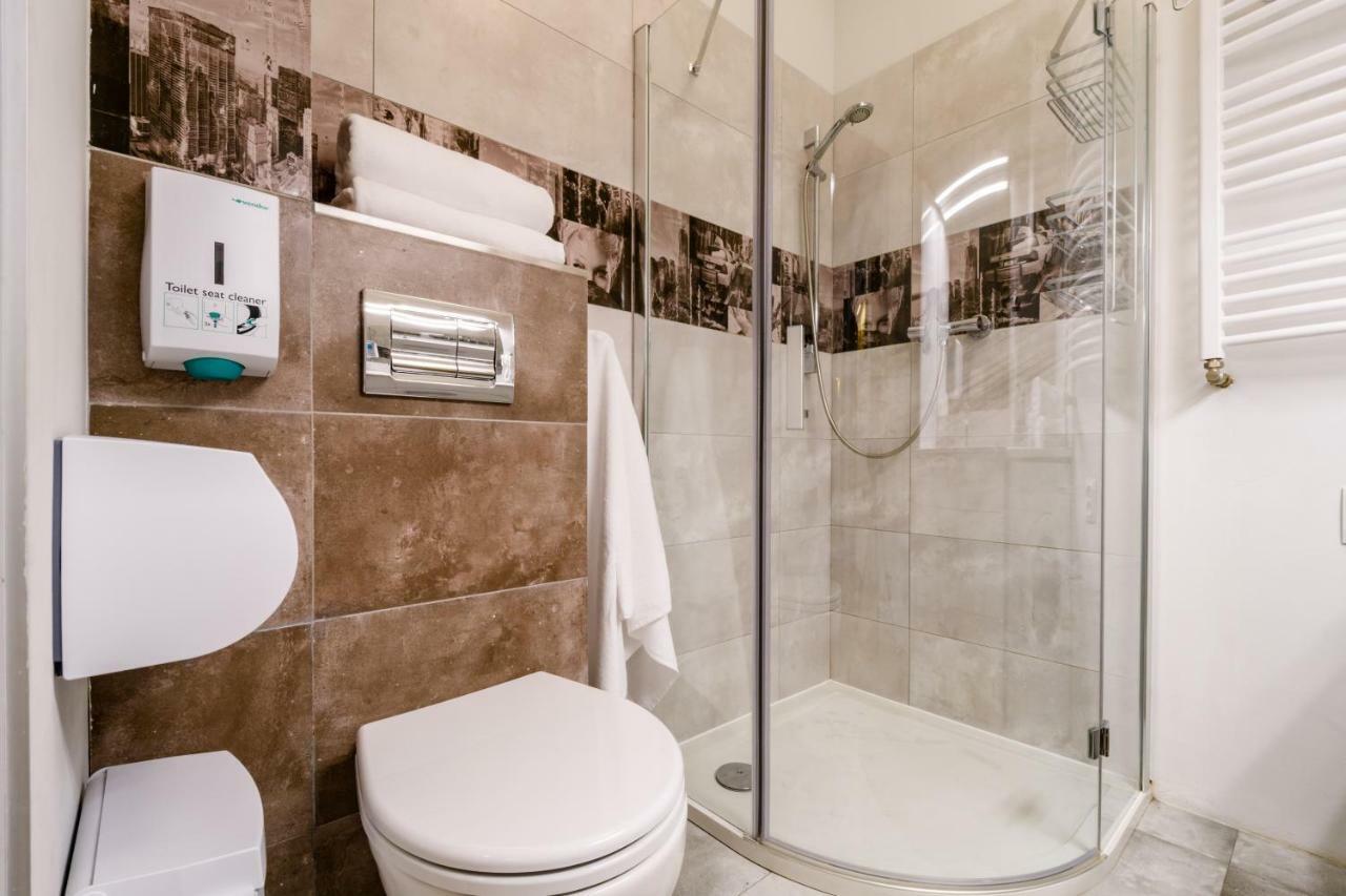 Apartmán Centrum Old Town Stare Historyczna Kamienica Umiejscowiona W Zabytkowej Czesci Warszawy Obok Parku Multimedialnego I Barbakanu Parking 24h Sniadanie Opcjonaln Breakfast Optional Check In From 14 Pm Parter Ground Floor