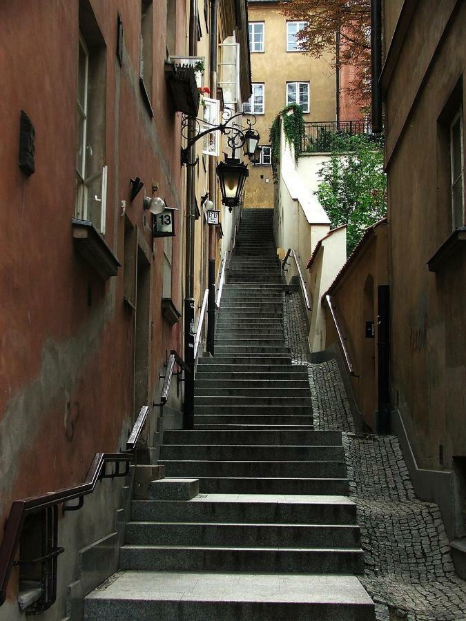 Centrum Old Town Stare Historyczna Kamienica Umiejscowiona W Zabytkowej Czesci Warszawy Obok Parku Multimedialnego I Barbakanu Parking 24h Sniadanie Opcjonaln Breakfast Optional Check In From 14 Pm Parter Ground Floor * Varšava