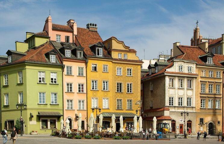 Centrum Old Town Stare Historyczna Kamienica Umiejscowiona W Zabytkowej Czesci Warszawy Obok Parku Multimedialnego I Barbakanu Parking 24h Sniadanie Opcjonaln Breakfast Optional Check In From 14 Pm Parter Ground Floor